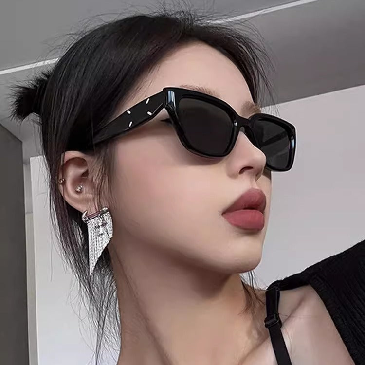 Square cat eye sunglasses for women with a high-end feel, small face, retro sunglasses, new sunglasses with UV protection