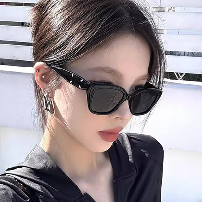Square cat eye sunglasses for women with a high-end feel, small face, retro sunglasses, new sunglasses with UV protection